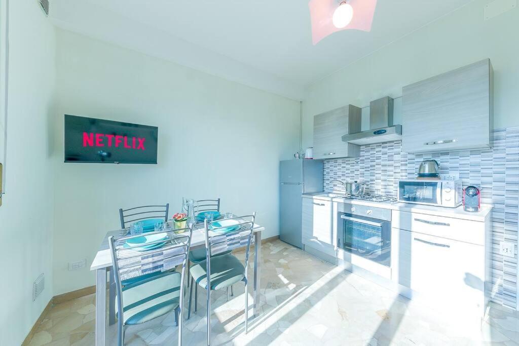 Navigli - Downtown - Duomo Spacious Two Bedroom Apartment - Close To Metro - Ac - Wi-Fi Milaan Buitenkant foto