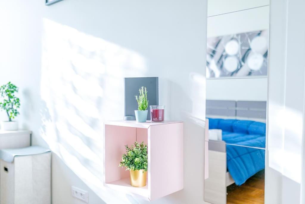 Navigli - Downtown - Duomo Spacious Two Bedroom Apartment - Close To Metro - Ac - Wi-Fi Milaan Buitenkant foto