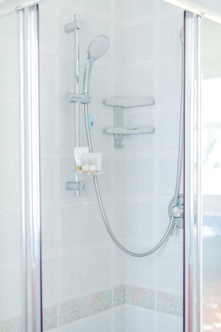 Navigli - Downtown - Duomo Spacious Two Bedroom Apartment - Close To Metro - Ac - Wi-Fi Milaan Buitenkant foto